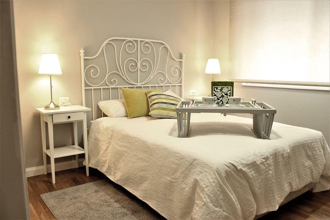 Apartamento Lula Apartment ซานติอาโก เด กอมโปสเตลา ภายนอก รูปภาพ